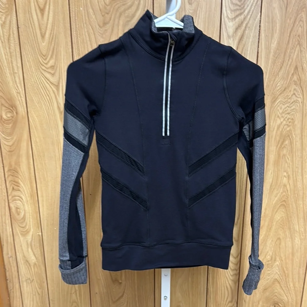Ivivva Quarter Girl’s Black and Gray Quarter Zip Pullover Size 10